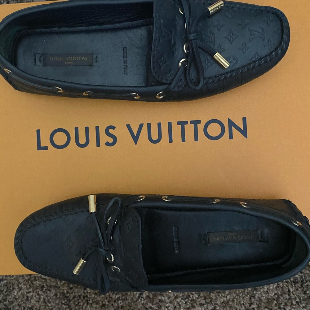 Louis Vuitton black gloria Loafer
